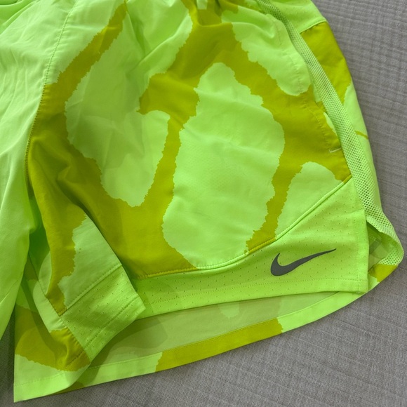Nike Lime Green Patterned Athletic Shorts - Picture 3 of 8